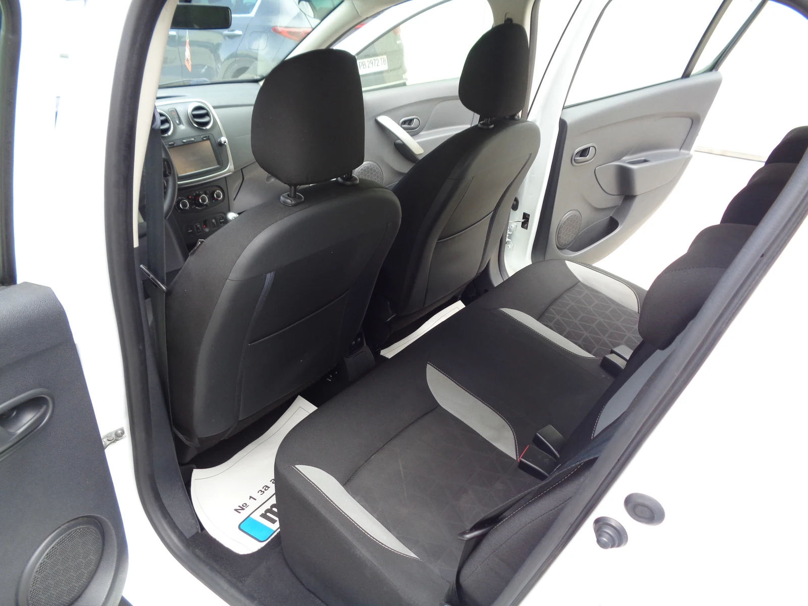 Dacia Sandero 1.5dCI-STEPWAY-NAVI-CRUISE CONTROL-BARTER-LIZING, снимка 12 - Автомобили и джипове - 55143950
