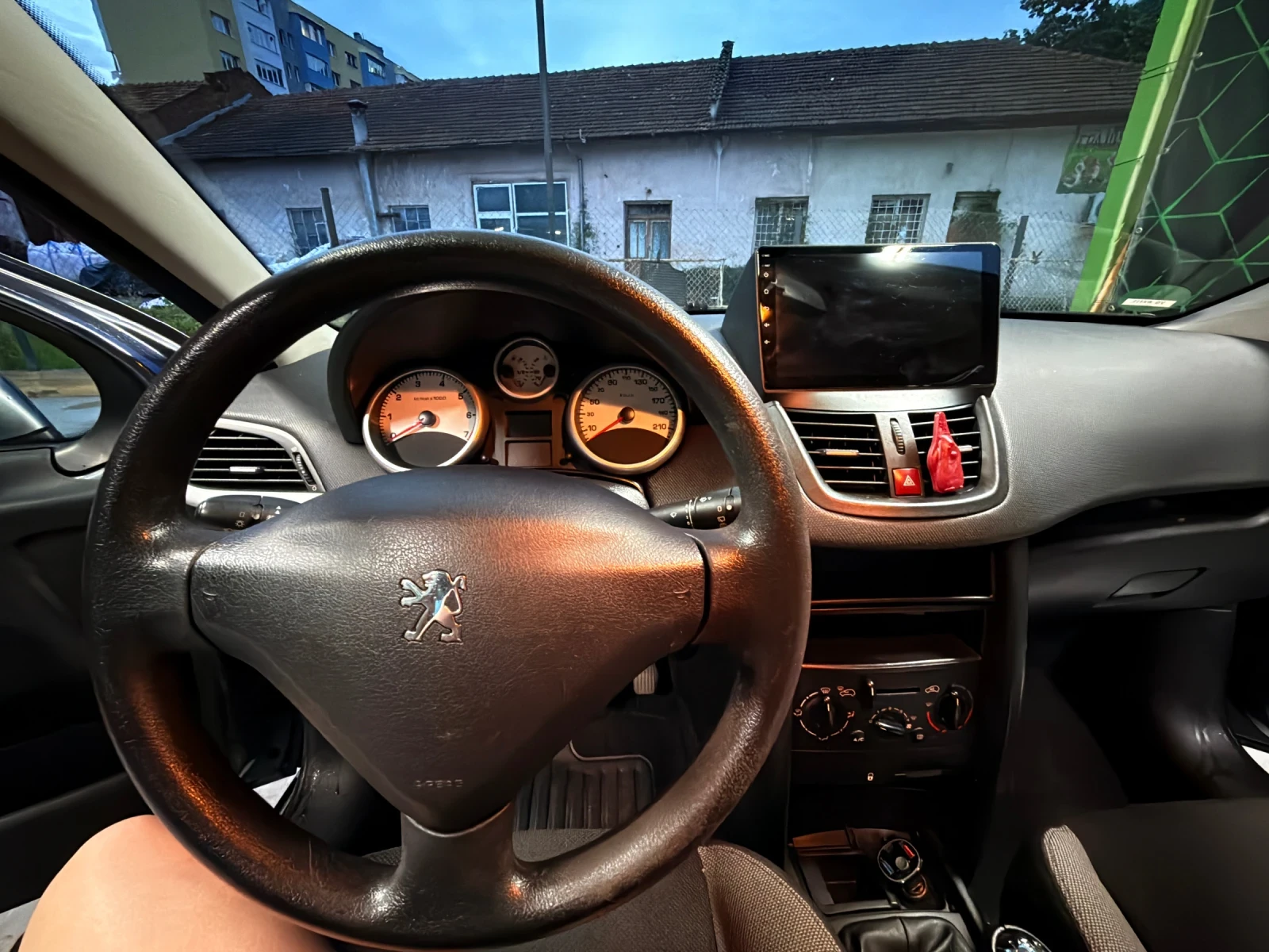 Peugeot 207 1.4 бензин , снимка 3 - Автомобили и джипове - 55224634