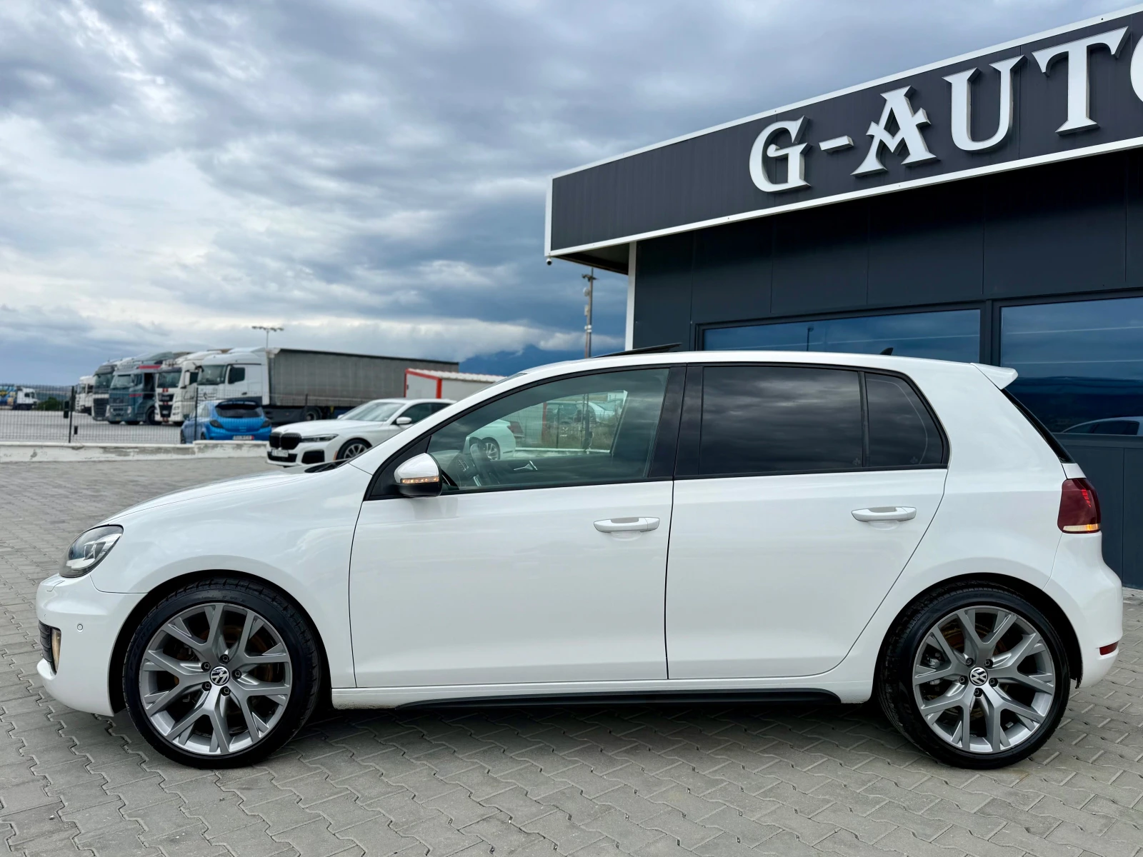 VW Golf 2.0GTD DSG Собствен лизинг !!!, снимка 8 - Автомобили и джипове - 55411737