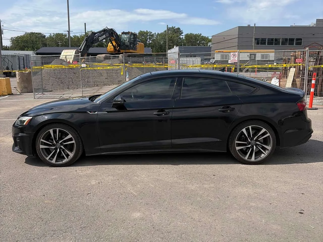 Audi S5 * Progressiv | DIS | 360 | CARFAX, снимка 2 - Автомобили и джипове - 55648275