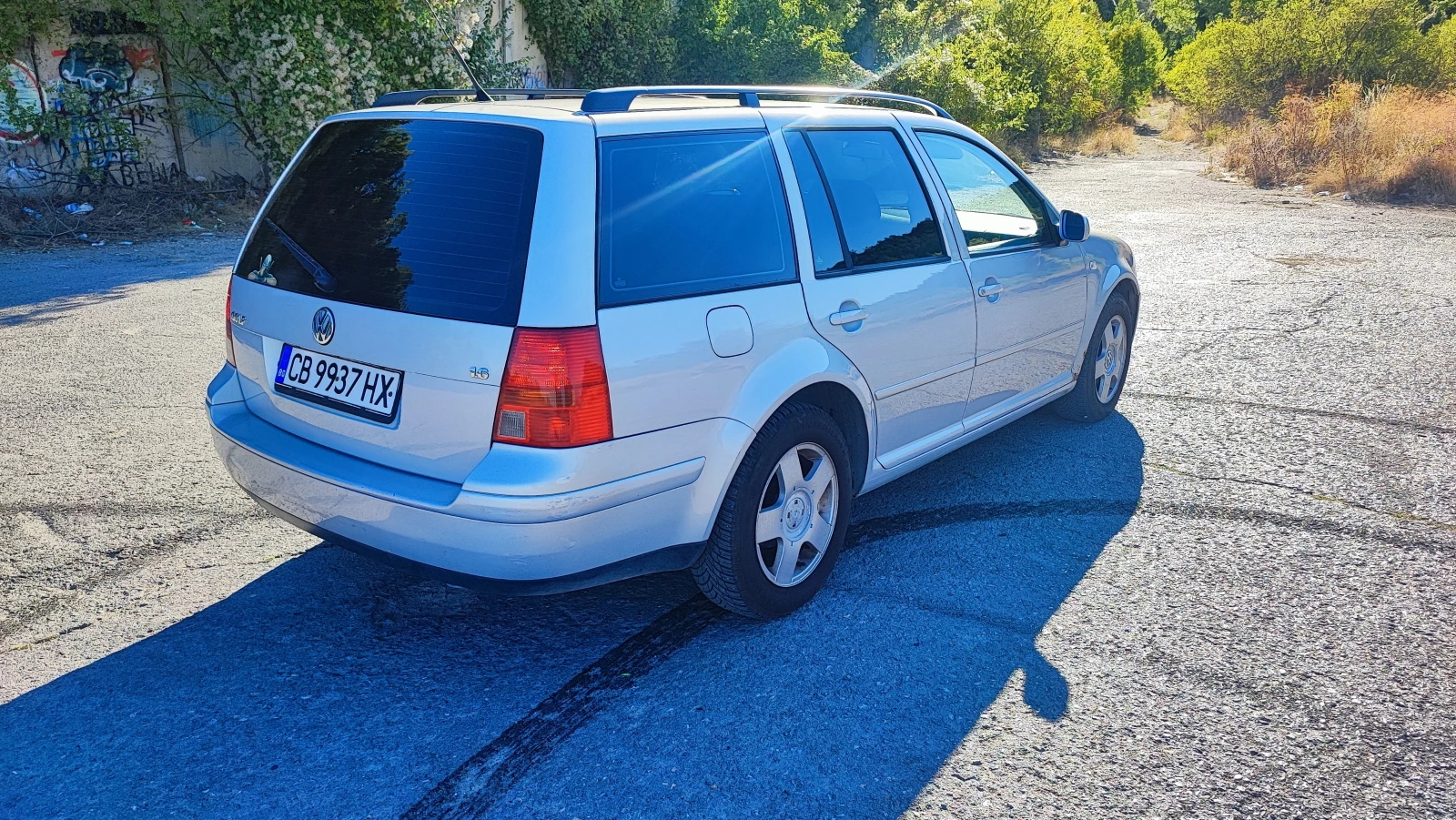 VW Golf 1.6 Газ/Бензин, снимка 14 - Автомобили и джипове - 56318855