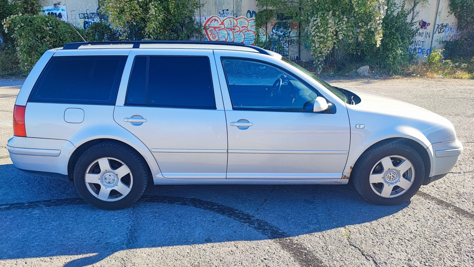 VW Golf 1.6 Газ/Бензин, снимка 13 - Автомобили и джипове - 56318855
