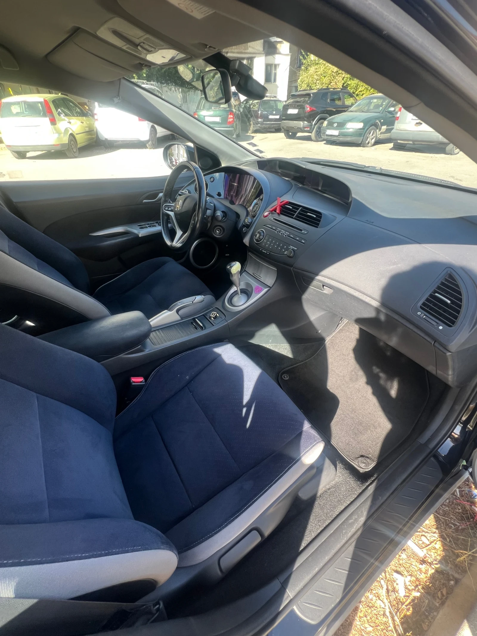Honda Civic 1.8 Vtech, снимка 11 - Автомобили и джипове - 56440484