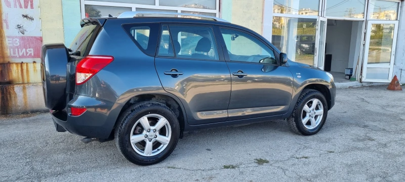 Toyota Rav4 2.2 D4D FULL ITALY , снимка 16 - Автомобили и джипове - 47346039