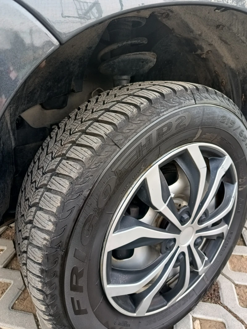 Dacia Duster, снимка 13 - Автомобили и джипове - 51968372