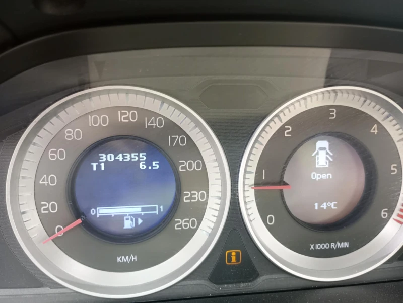 Volvo XC60, снимка 6 - Автомобили и джипове - 52275445