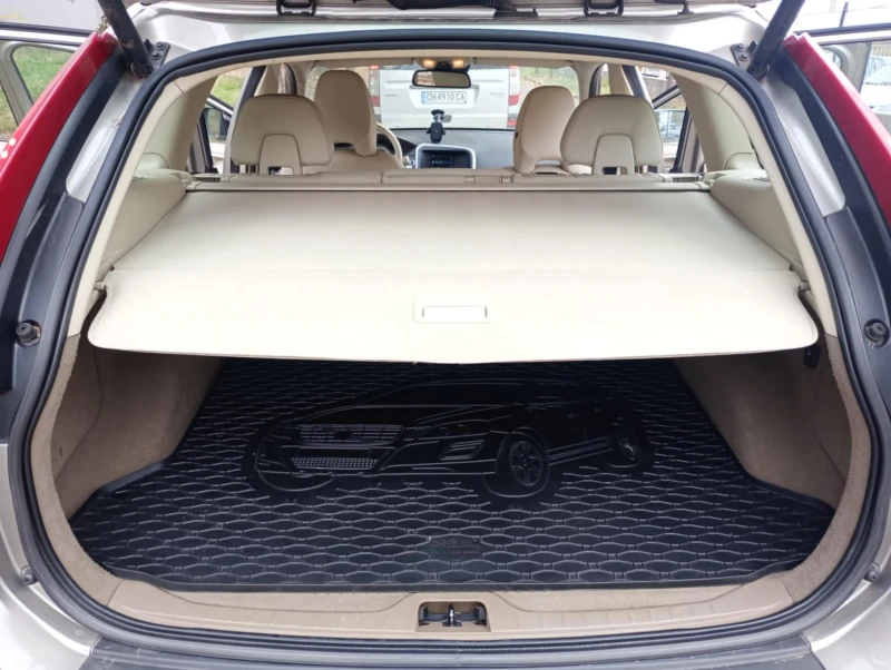 Volvo XC60, снимка 9 - Автомобили и джипове - 52275445