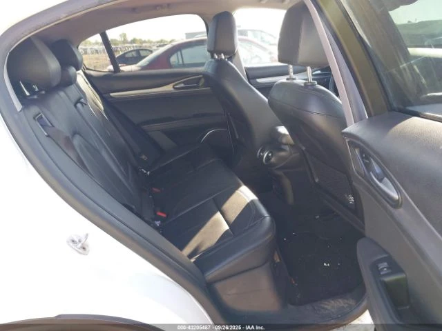 Alfa Romeo Stelvio Ti Sport AWD 280кс * Възможност за Лизинг* , снимка 11 - Автомобили и джипове - 52673877