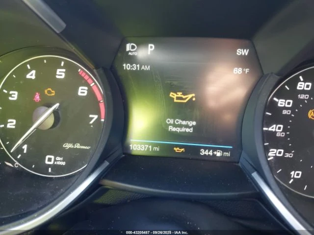 Alfa Romeo Stelvio Ti Sport AWD 280кс * Възможност за Лизинг* , снимка 13 - Автомобили и джипове - 52673877