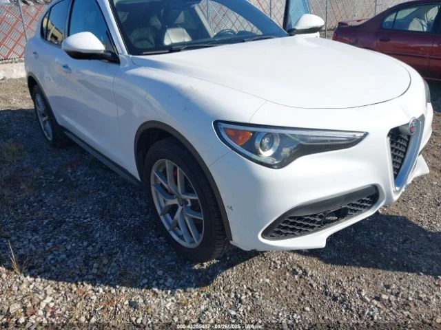 Alfa Romeo Stelvio Ti Sport AWD 280кс * Възможност за Лизинг*  - изображение 6