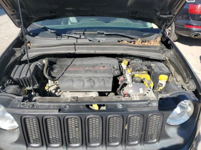 Jeep Renegade 2.4L 4 4x4 w/Front Whl Drv, снимка 3 - Автомобили и джипове - 52882914