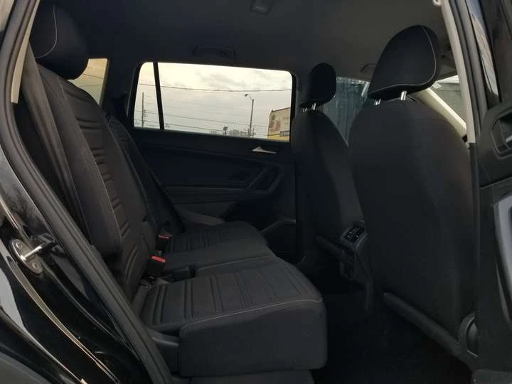 VW Tiguan NO ACCIDENT| 4MOTION| CARPLAY| CAMERA| ALLOYS| HEA, снимка 9 - Автомобили и джипове - 54340979