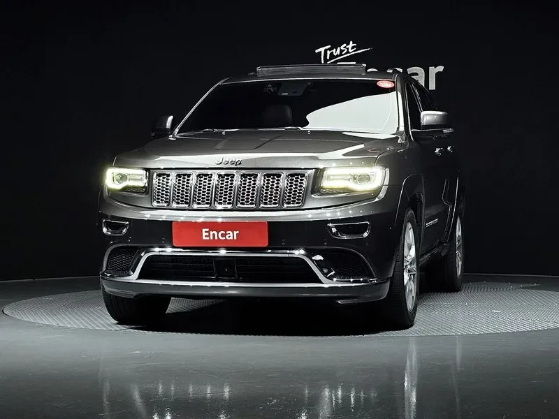 Jeep Grand cherokee 3.0 DIESEL OVERLAND SUMMIT WK2, снимка 3 - Автомобили и джипове - 55298802