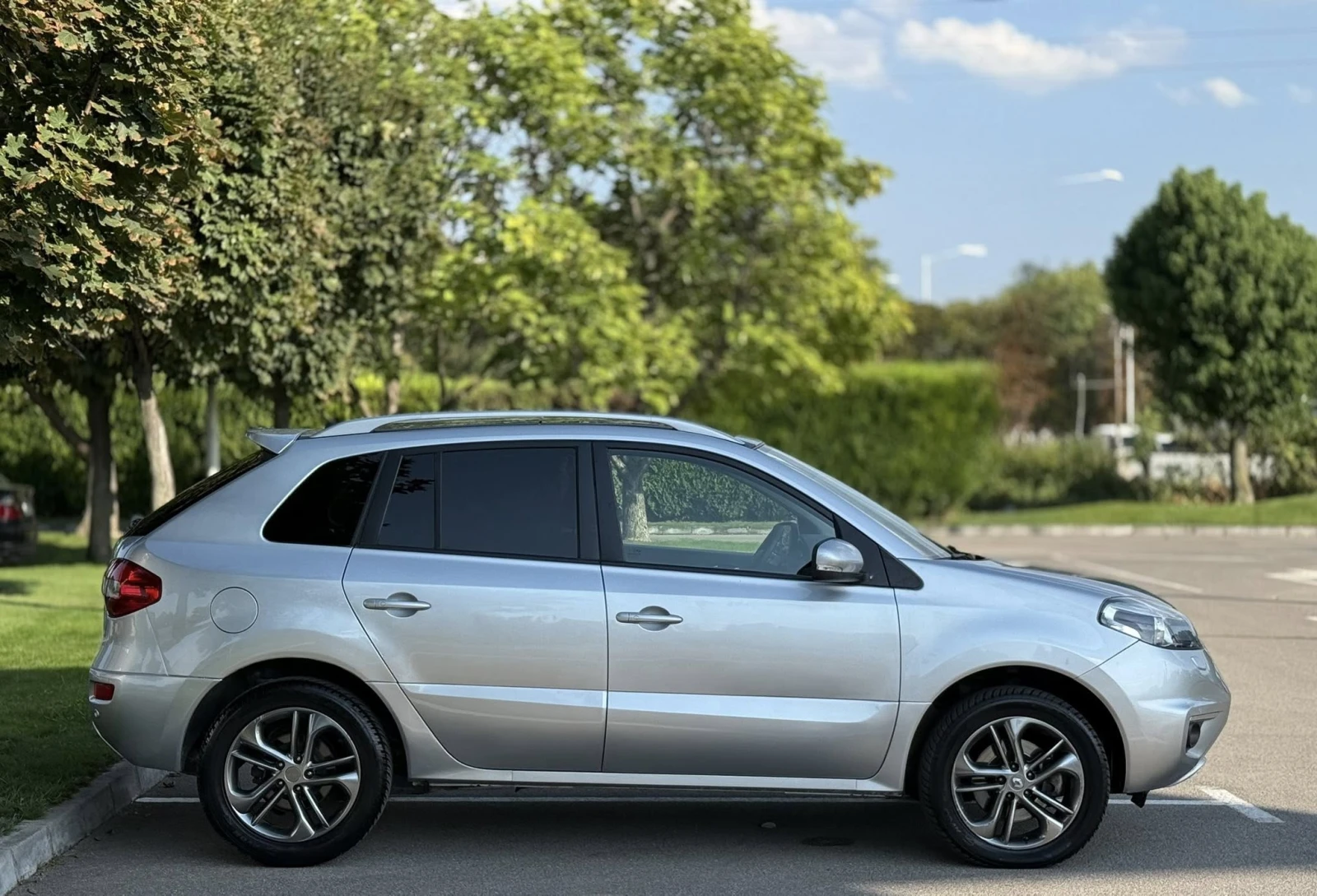 Renault Koleos 4x4 Bose Panorama - изображение 4