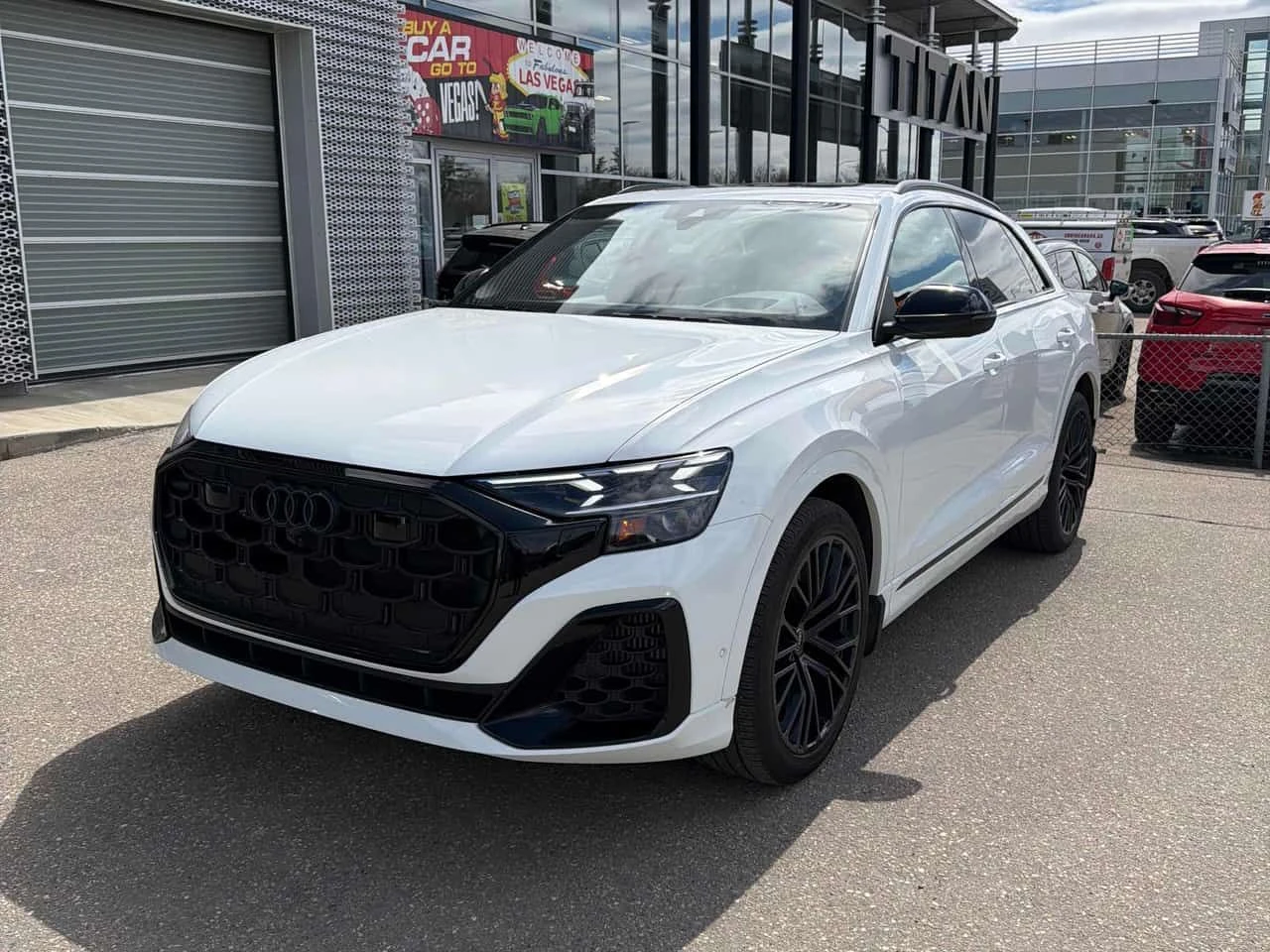 Audi Q8 Technik/ПАНОРАМА/ДИСТРОНИК/360/ОБДУХВАНЕ/HUD