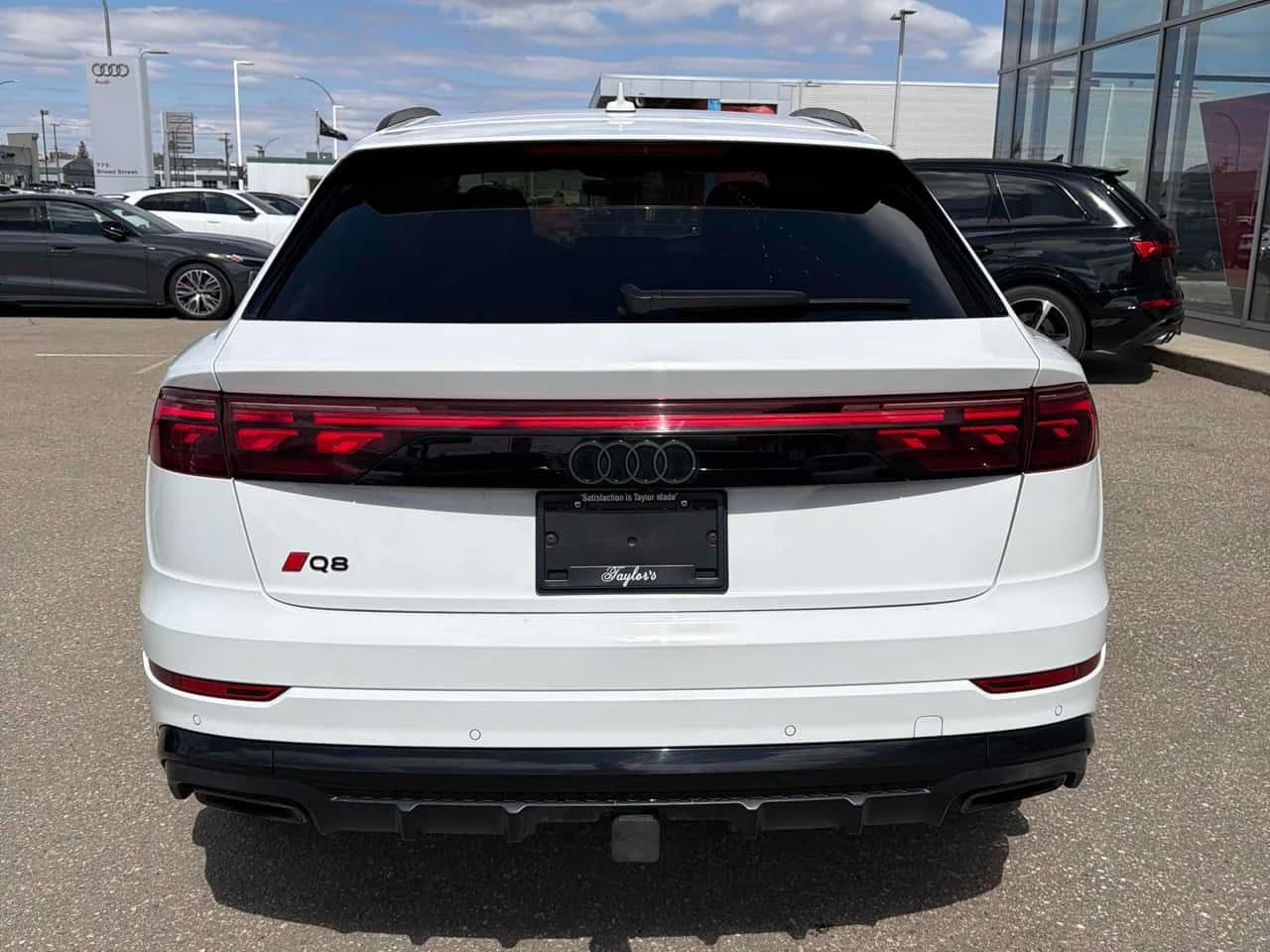 Audi Q8 Technik/ПАНОРАМА/ДИСТРОНИК/360/ОБДУХВАНЕ/HUD, снимка 5 - Автомобили и джипове - 54360343