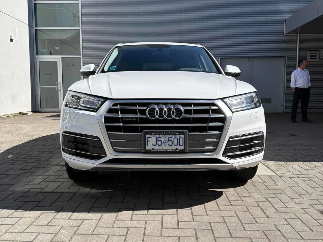 Audi Q5 * Komfort * CARPLAY* PANORAMA* , снимка 6 - Автомобили и джипове - 54914191