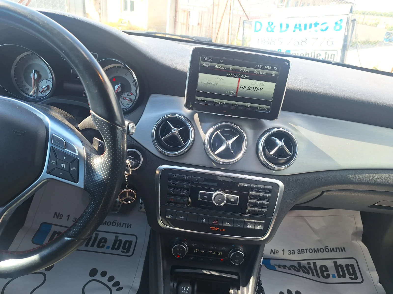 Mercedes-Benz GLA 250 2.0 I 4matik, снимка 11 - Автомобили и джипове - 55447742