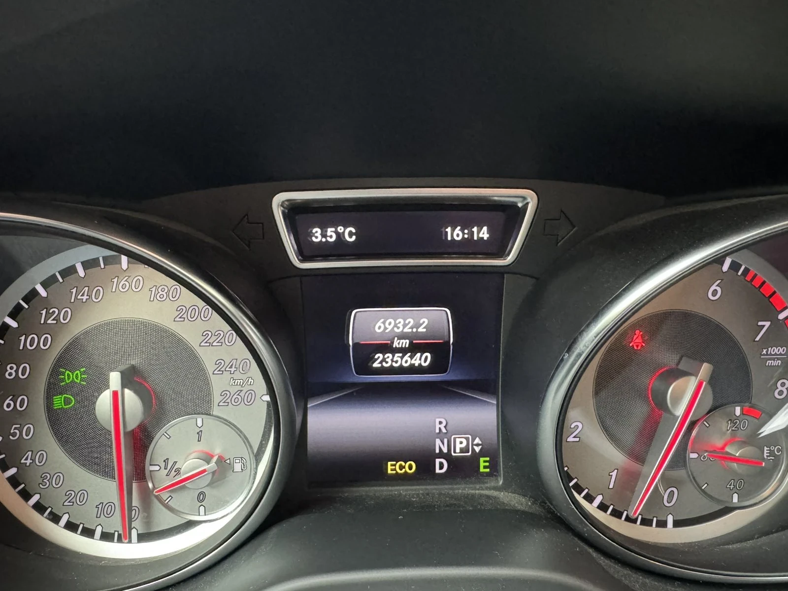 Mercedes-Benz GLA 250 2.0 I 4matik, снимка 12 - Автомобили и джипове - 55447742