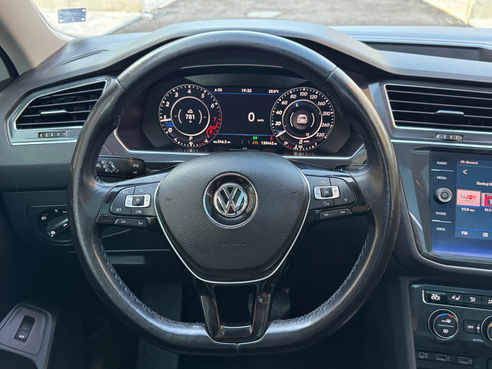 VW Tiguan Allspace/DSG/Панорама/, снимка 15 - Автомобили и джипове - 55742698