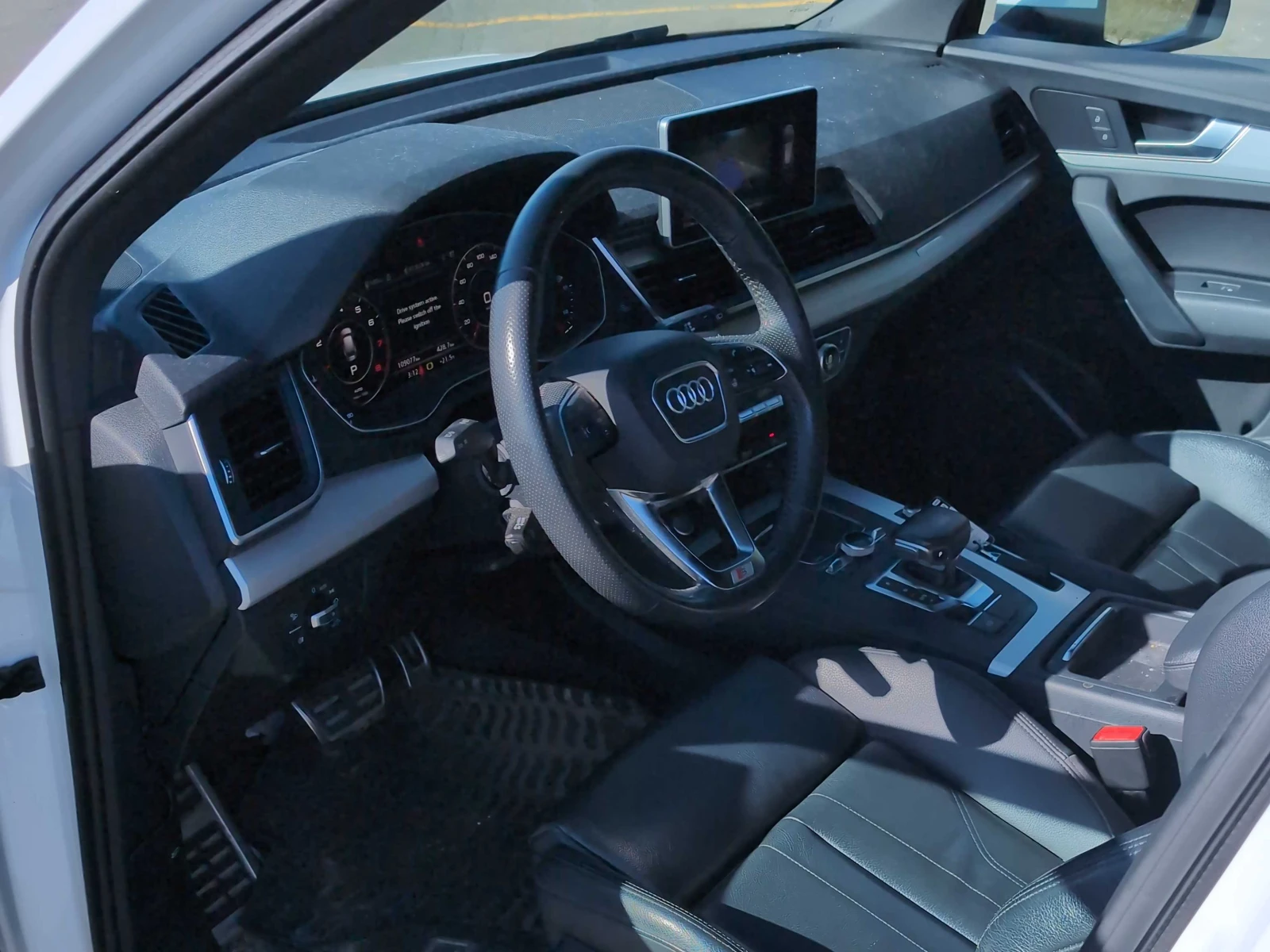 Audi Q5 Progressiv / Carfax / Автокредит, снимка 5 - Автомобили и джипове - 56229024