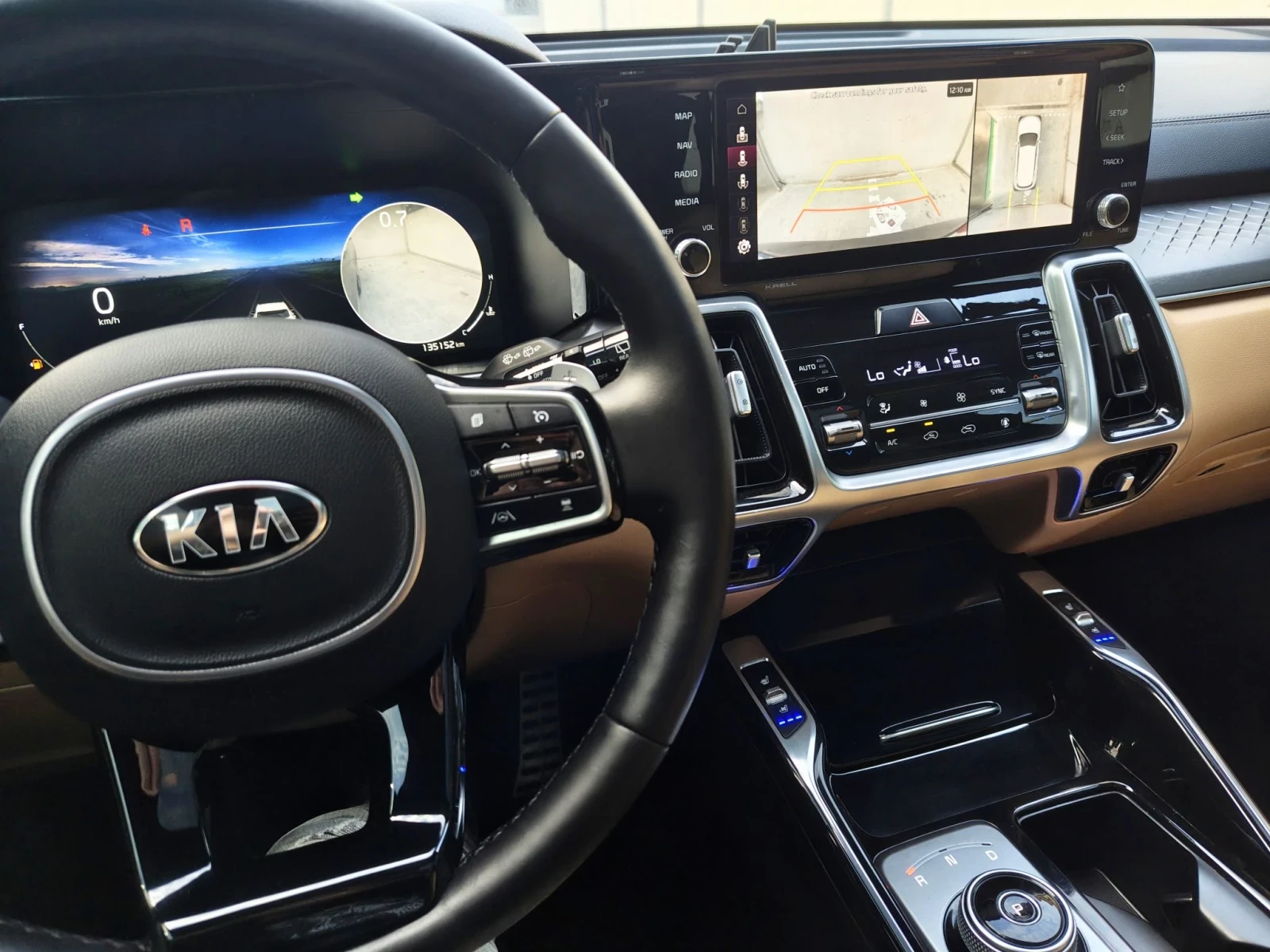 Kia Sorento 2.2d/PLATINUM/4x4/ПАНОРАМА/ДИСТРОНИК/8 СКОРОСТИ/F1, снимка 13 - Автомобили и джипове - 56270546