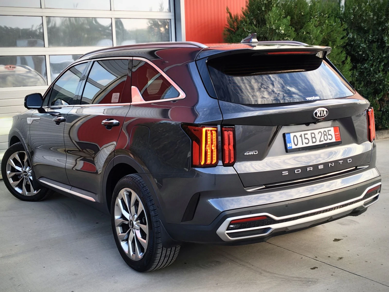 Kia Sorento 2.2d/PLATINUM/4x4/ПАНОРАМА/ДИСТРОНИК/8 СКОРОСТИ/F1, снимка 6 - Автомобили и джипове - 56270546