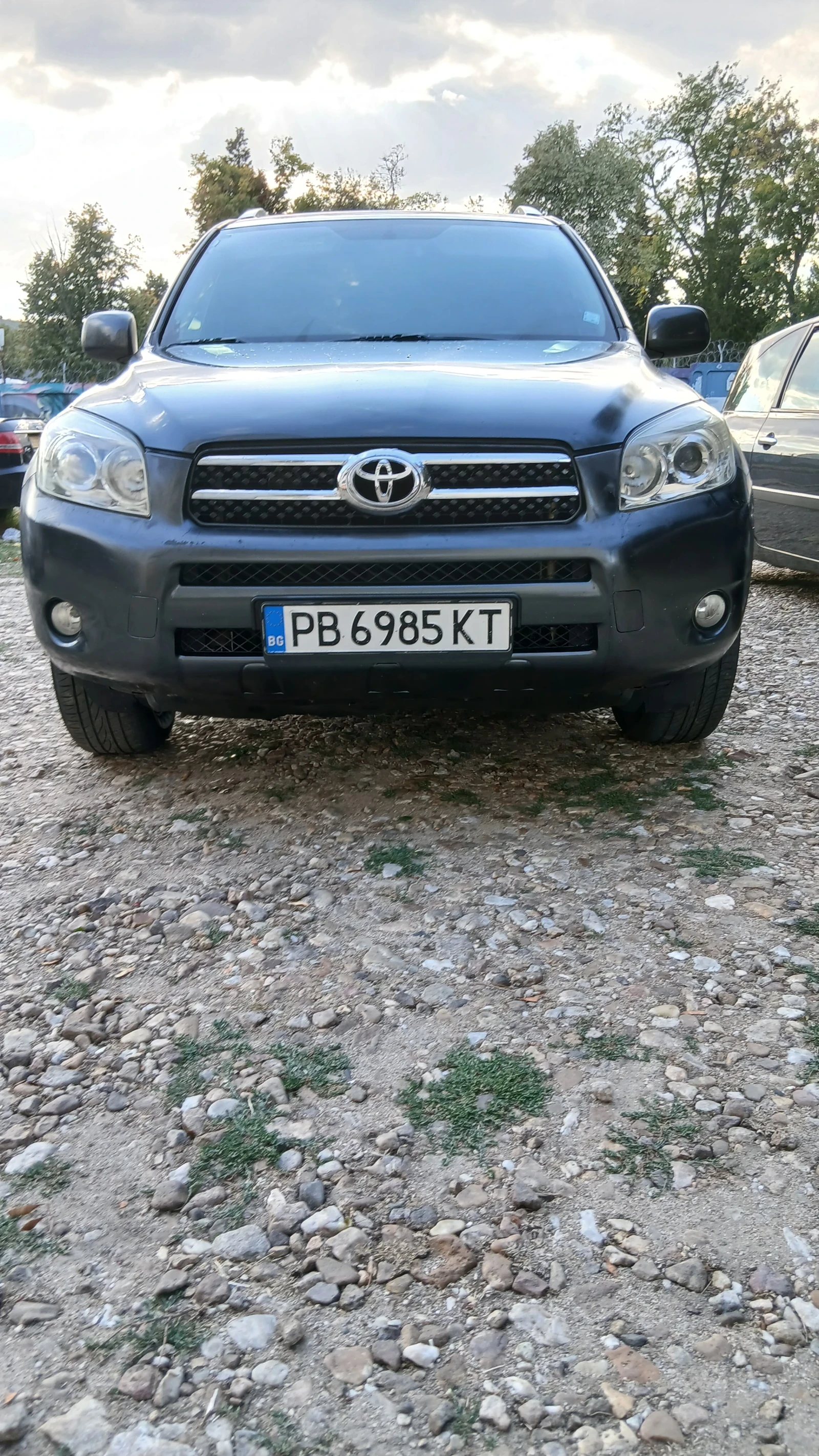 Toyota Rav4 2.2, снимка 2 - Автомобили и джипове - 56328846