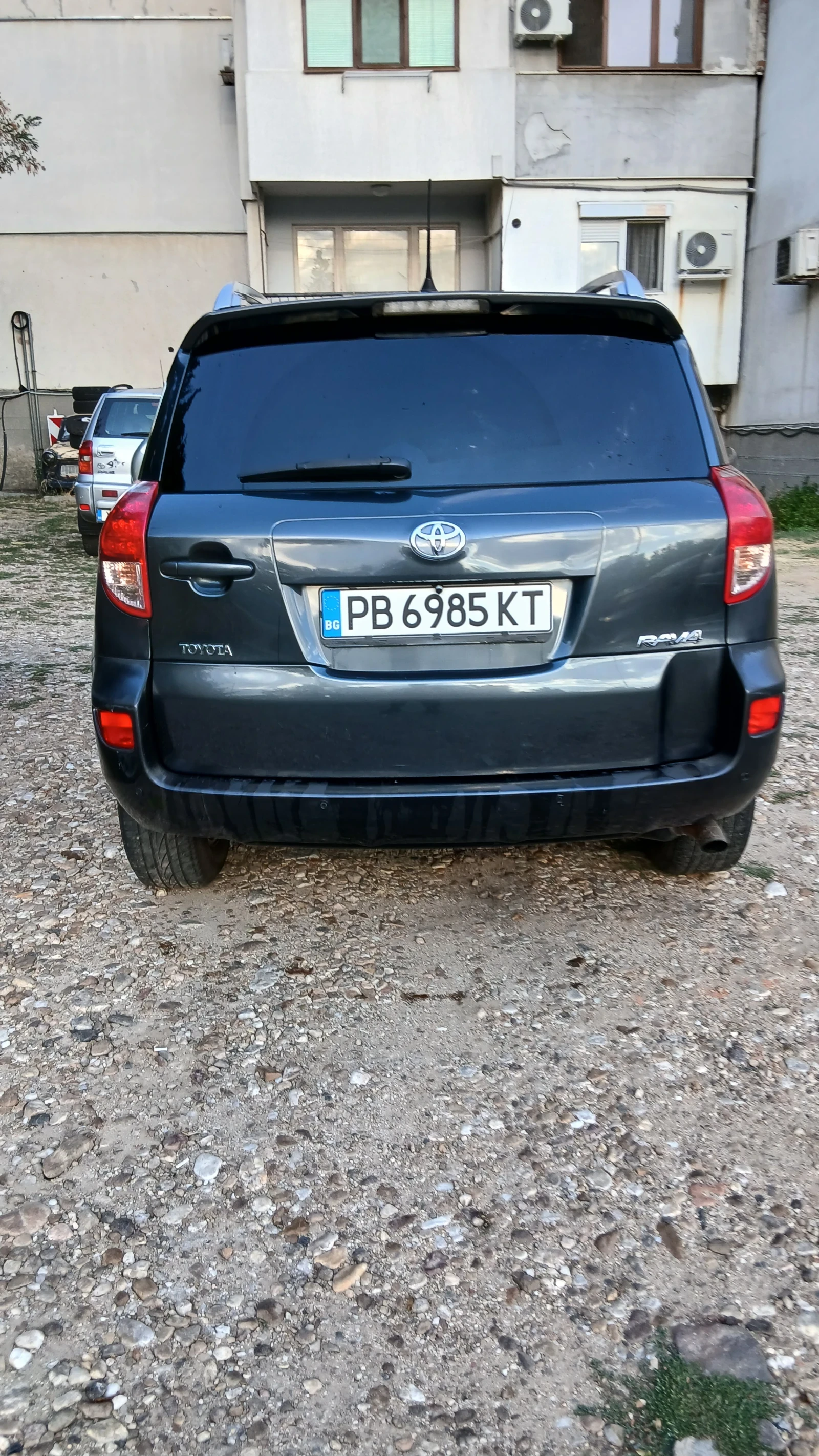 Toyota Rav4 2.2, снимка 4 - Автомобили и джипове - 56328846