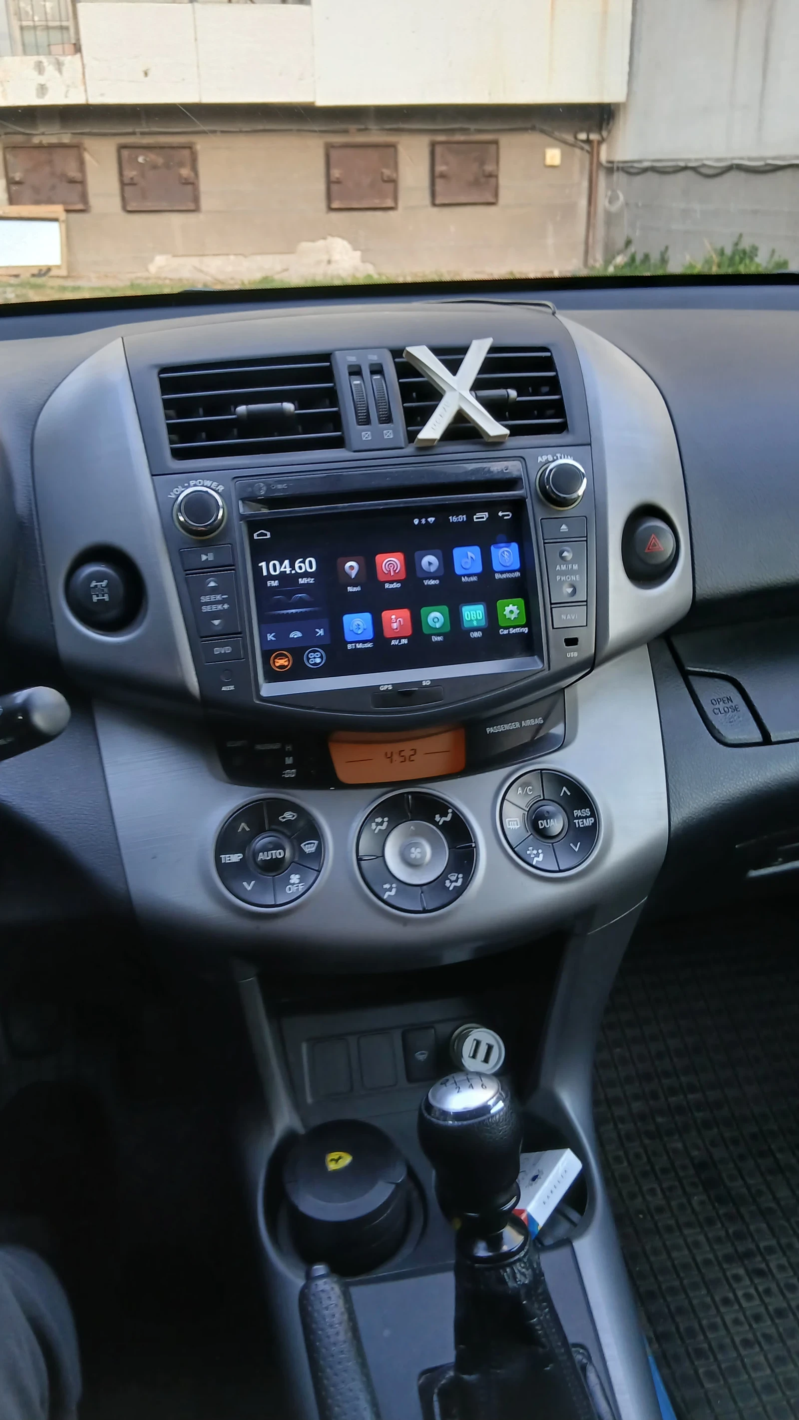 Toyota Rav4 2.2, снимка 7 - Автомобили и джипове - 56328846