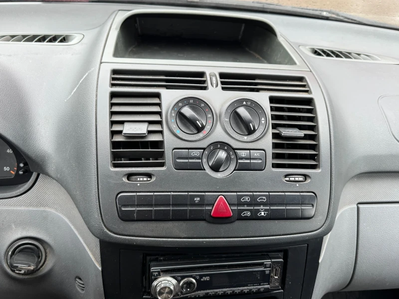 Mercedes-Benz Vito 111CDI КЛИМАТИК!, снимка 6 - Бусове и автобуси - 53251433
