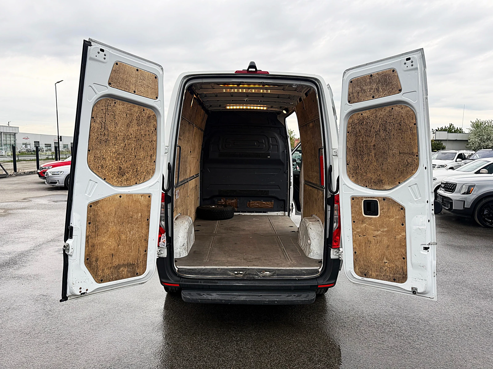 Mercedes-Benz Sprinter 314 КЛИМАТРОНИК-ПОДГРЯВАНЕ НА СЕДАЛКИТЕ-ПЕЧКА-КАМЕРА !, снимка 15 - Бусове и автобуси - 54586535