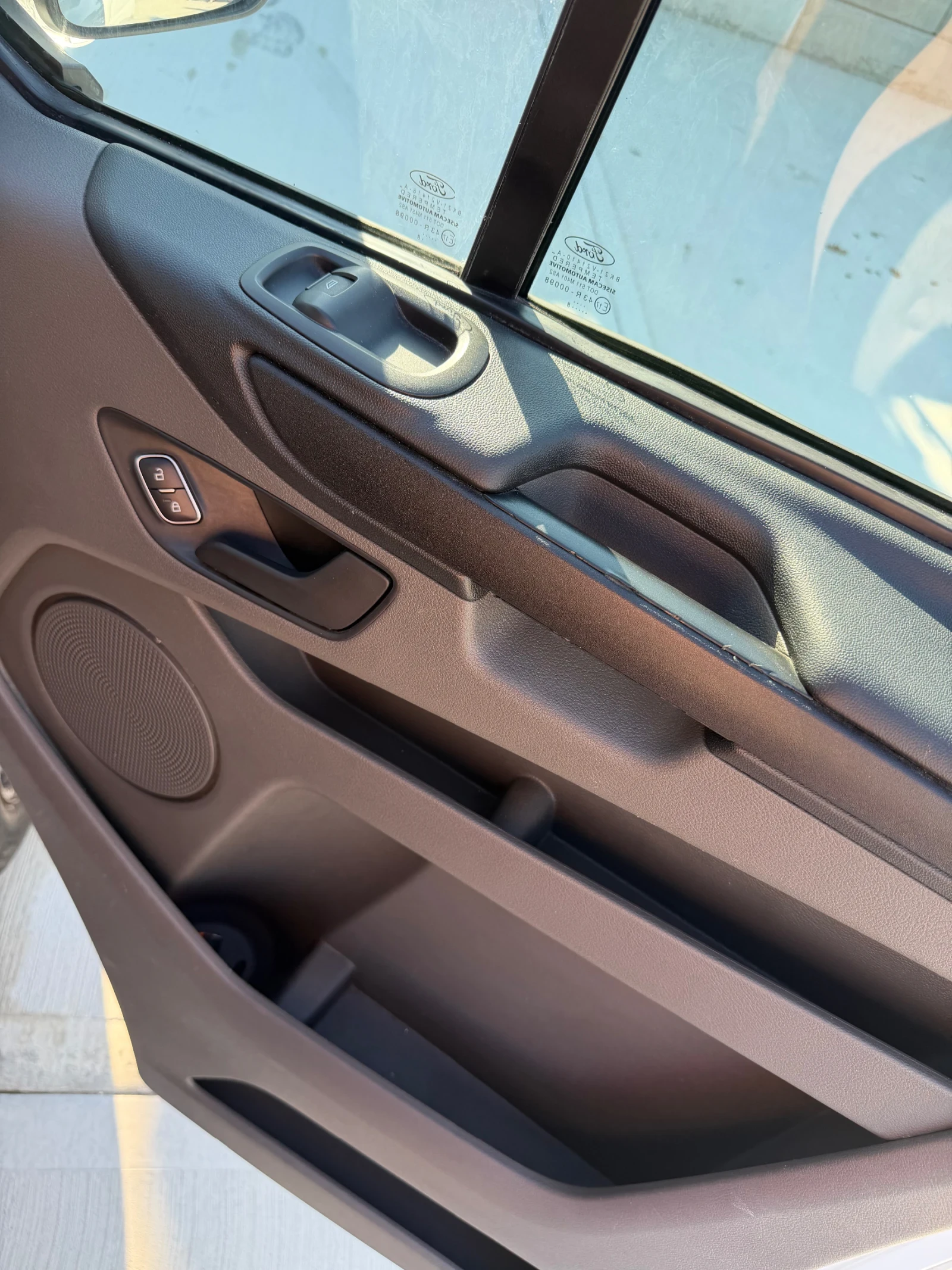 Ford Transit Custom, снимка 17 - Бусове и автобуси - 54870852