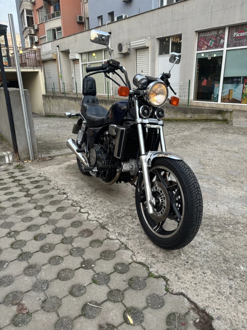 Honda Magna, снимка 2 - Мотоциклети и мототехника - 52513098