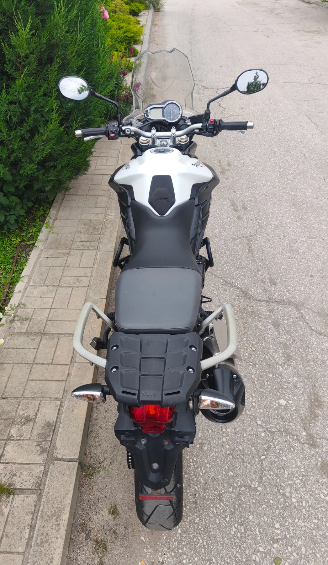 Triumph Tiger 800 XRX ABS - изображение 9