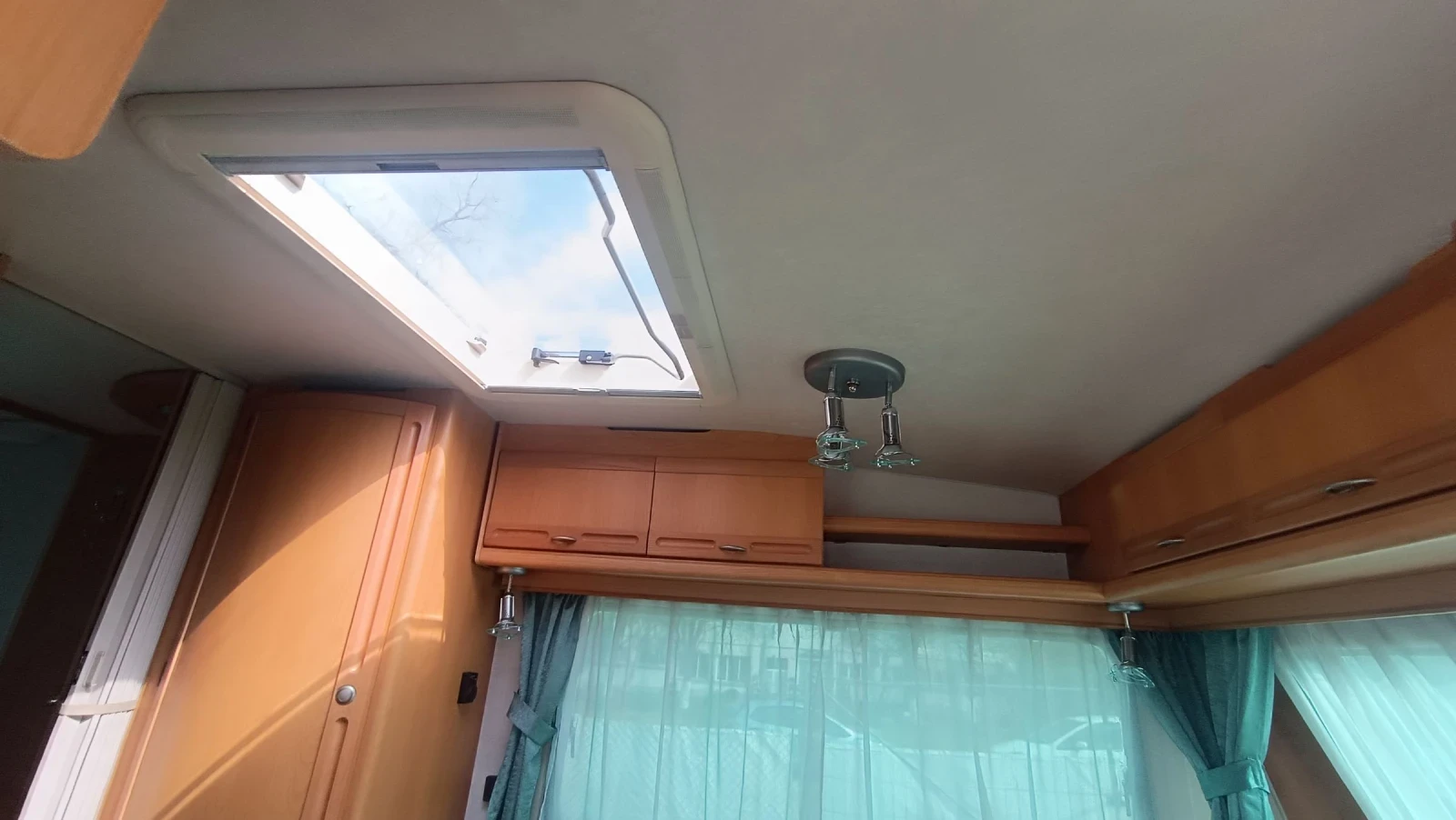 Каравана Adria Unica 462, снимка 3 - Каравани и кемпери - 54200395