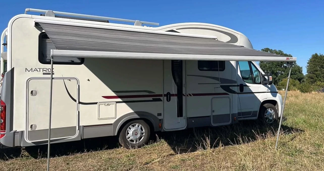 Кемпер Adria Matrix M 680 SP, снимка 2 - Каравани и кемпери - 55678144
