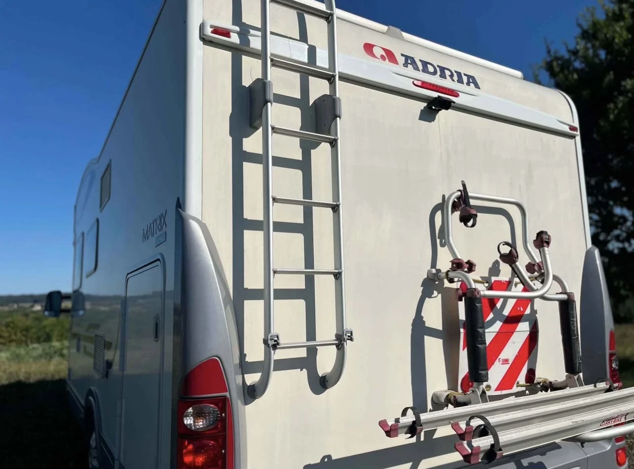 Кемпер Adria Matrix M 680 SP, снимка 3 - Каравани и кемпери - 55678144