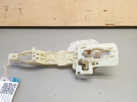 Основа външна дръжка предна лява Хюндай и40 1.7д