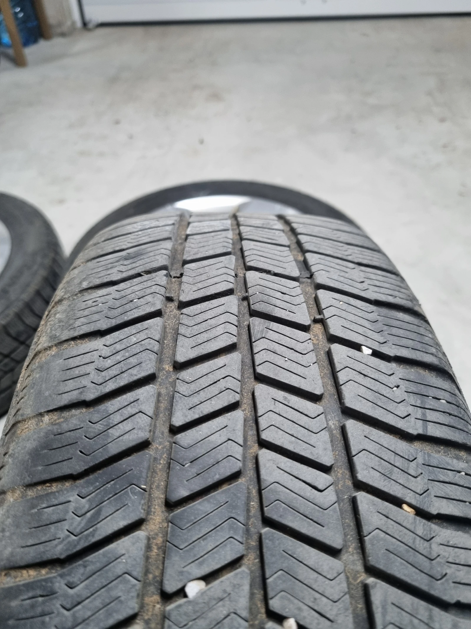 Гуми с джанти Barum 205/55R16, снимка 2 - Гуми и джанти - 54211840