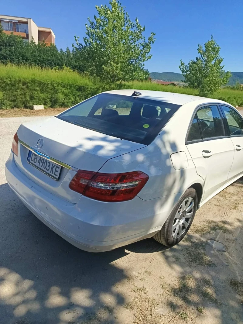 Mercedes-Benz E 200 Лек, снимка 11 - Автомобили и джипове - 47547291