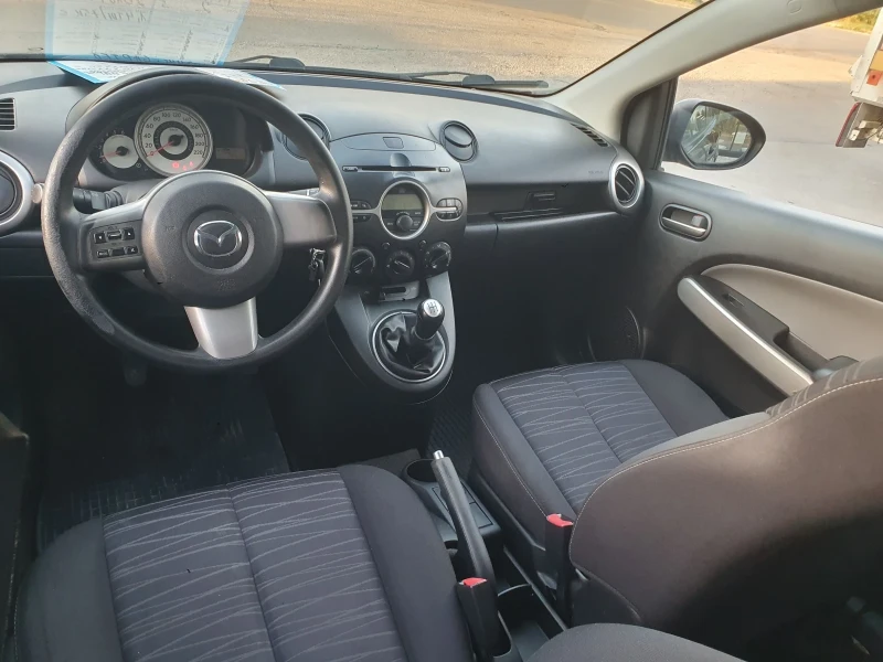 Mazda 2 1, 4 tdi 75 hp, снимка 10 - Автомобили и джипове - 47550572