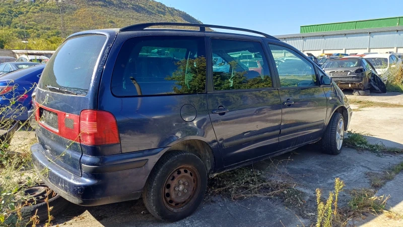 VW Sharan 1.9TDI, снимка 3 - Автомобили и джипове - 51810165