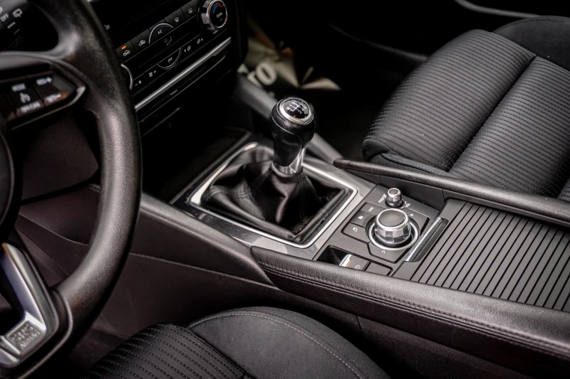 Mazda 6 2.2D Facelift | НАПЪЛНО ОБСЛУЖЕНА, снимка 16 - Автомобили и джипове - 52311340