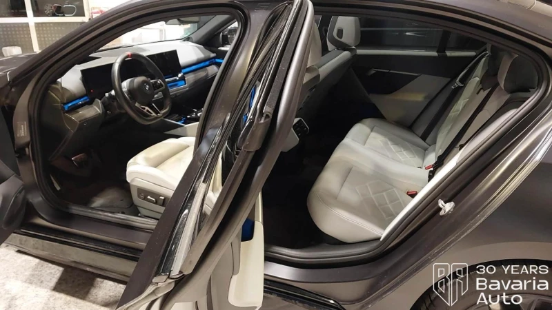 BMW i5 M60 xDrive M Sport Pro, снимка 5 - Автомобили и джипове - 53095859