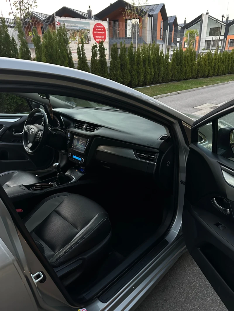 Toyota Avensis, снимка 9 - Автомобили и джипове - 53269366