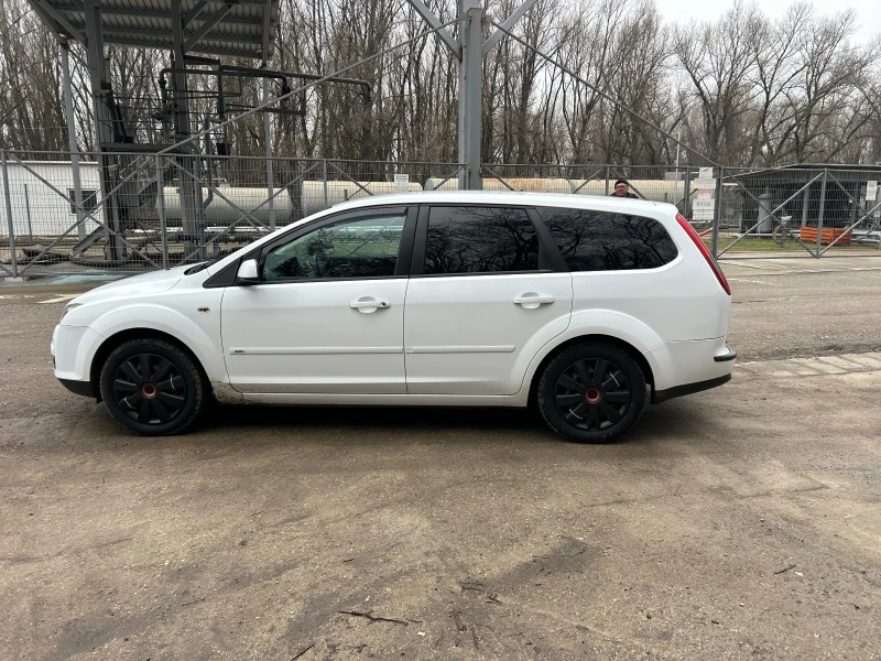 Ford Focus 1.8i, снимка 6 - Автомобили и джипове - 53401222
