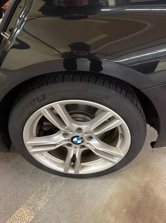 BMW 330 * 330i xDrive * CARFAX * БЕЗ ПЪРВОНАЧАЛНА ВНОСКА, снимка 16 - Автомобили и джипове - 52940375