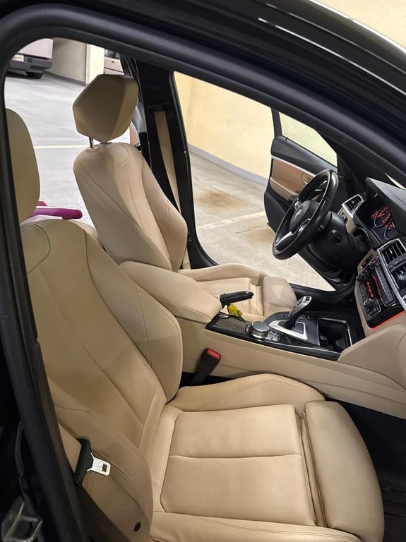 BMW 330 * 330i xDrive * CARFAX * БЕЗ ПЪРВОНАЧАЛНА ВНОСКА, снимка 12 - Автомобили и джипове - 52940375