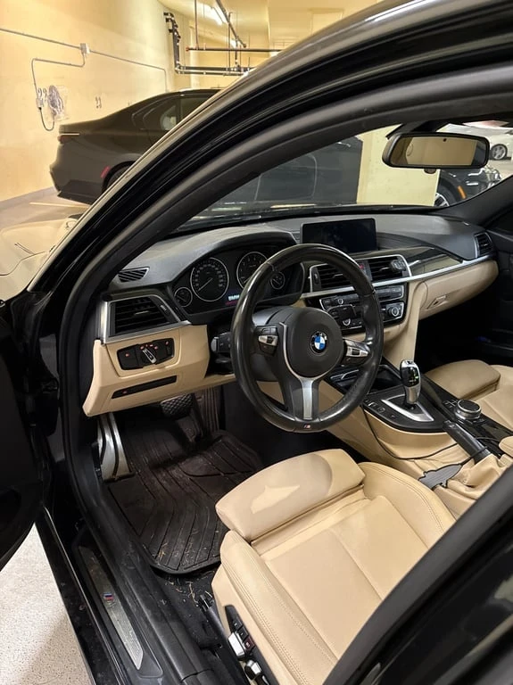 BMW 330 * 330i xDrive * CARFAX * БЕЗ ПЪРВОНАЧАЛНА ВНОСКА, снимка 5 - Автомобили и джипове - 52940375